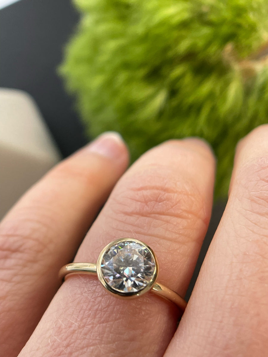 Lydia | 1ct Brilliant Cut Moissanite Engagement Ring - MTD