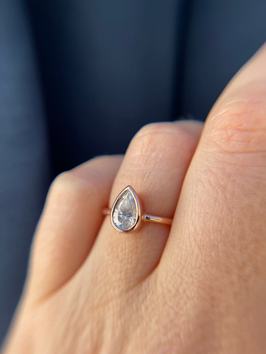 Rosemary | 1.5ct Pear Moissanite Engagement Ring 14k Rose Gold - MTD