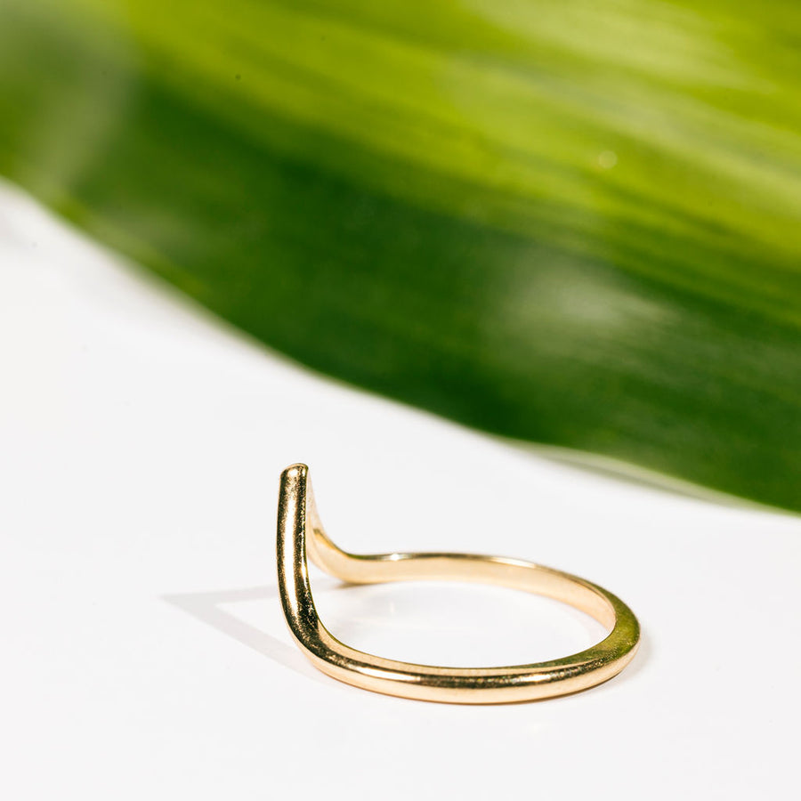 Steep V Stacking Band 14k Gold - MTD