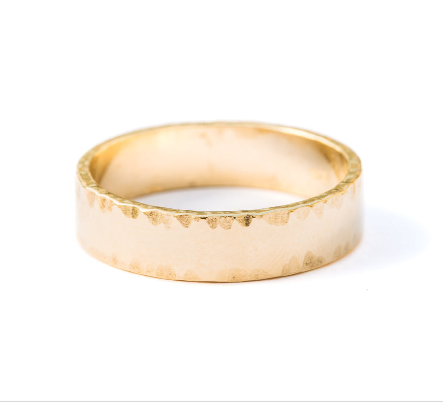 Light Path | Mens Wedding Band Hammered 18k Gold - MTD