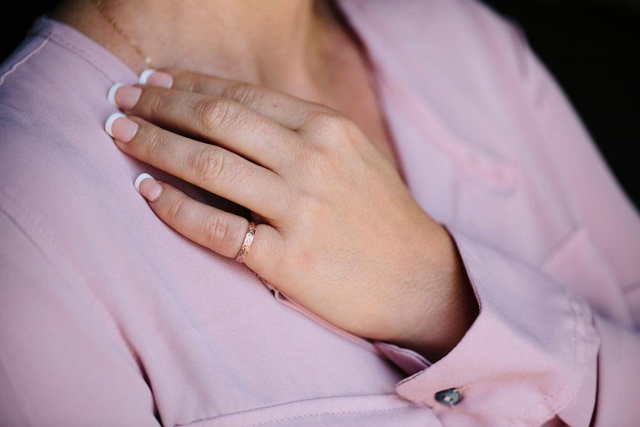 Feathers | Feather Hammered Wedding Band 14k Rose Gold - Melissa Tyson Designs
