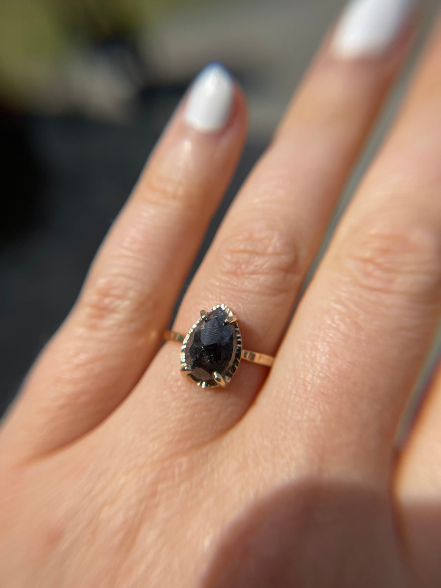 Gabriella | 2.9ct Grey Diamond Hammered Golden Halo - MTD