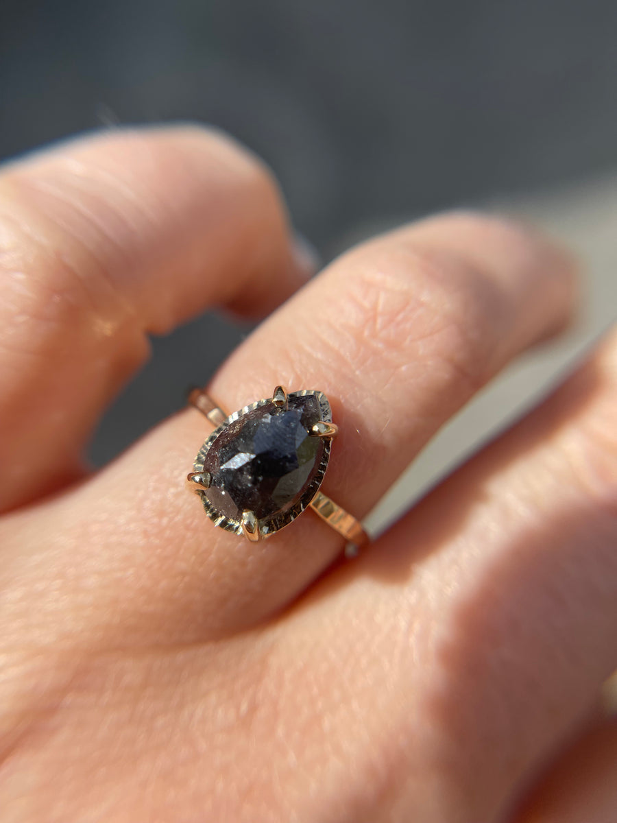Gabriella | 2.9ct Grey Diamond Hammered Golden Halo - MTD